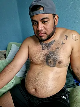 Snapshot of bellylova chatting on 04.13.26 bellylova online show from 04.13.26