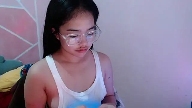 Snapshot of aaliyah_walker chatting on 12.17.25 aaliyah walker online show from 12.17.25