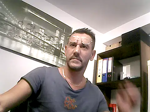 Snapshot of mastercharisma35 chatting on 11.11.25 mastercharisma35 online show from 11.11.25