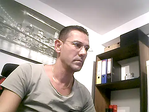 Snapshot of mastercharisma35 chatting on 11.20.25 mastercharisma35 online show from 11.20.25