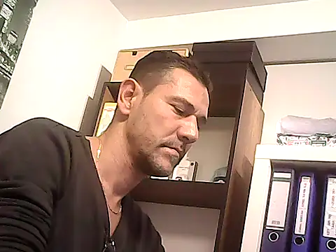 Snapshot of mastercharisma35 chatting on 11.26.25 mastercharisma35 online show from 11.26.25