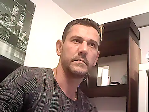 Snapshot of mastercharisma35 chatting on 12.04.25 mastercharisma35 online show from 12.04.25