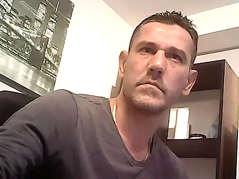 Snapshot of mastercharisma35 chatting on 12.15.25 mastercharisma35 online show from 12.15.25