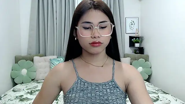 PrettyBlythes TS online show from 12.15.25