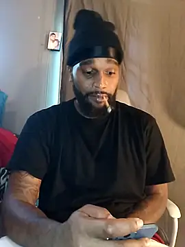 Snapshot of EbonyKing69 chatting on 10.22.25 EbonyKing69 online show from 10.22.25
