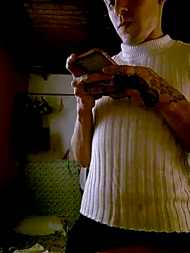 Snapshot of anaboleyn chatting on 11.28.25 anaboleyn online show from 11.28.25