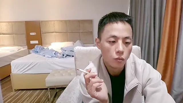 Snapshot of Tsia-Die chatting on 11.01.25 Tsia-Die online show from 11.01.25