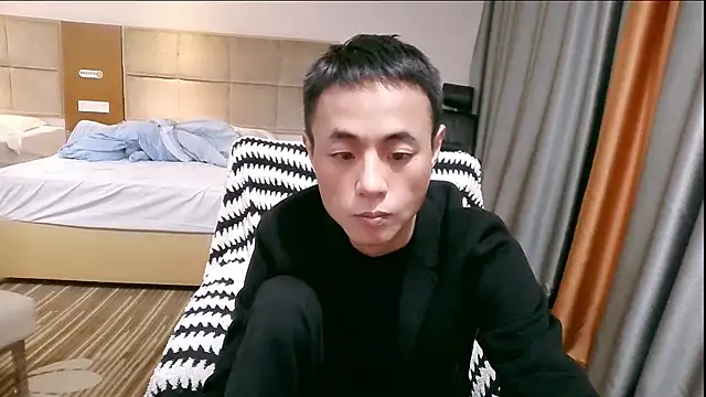 Snapshot of Tsia-Die chatting on 11.12.25 Tsia-Die online show from 11.12.25