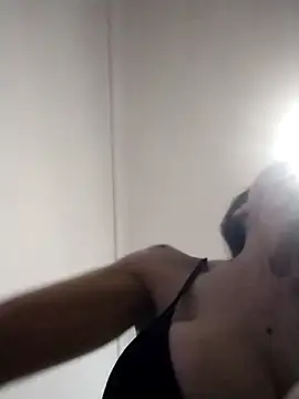 Snapshot of chicalunar24 chatting on 09.24.25 chicalunar24 online show from 09.24.25