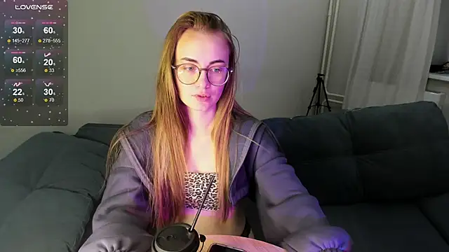 MewStella online show from 10.24.25