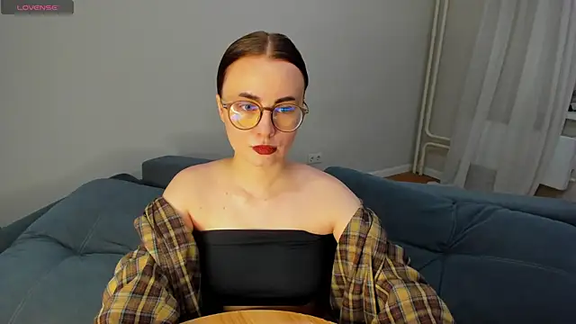 MewStella online show from 04.27.26