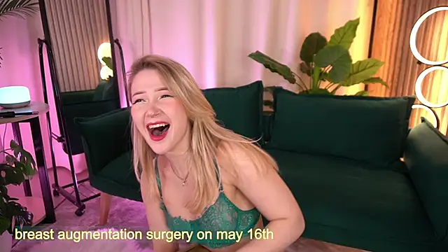 LauraWifeness online show from 04.30.26