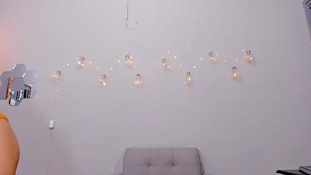 Snapshot of alianim chatting on 10.17.25 alianim online show from 10.17.25