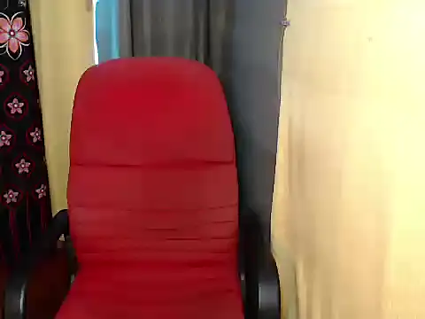 Snapshot of lovelyallena07 chatting on 06.30.26 lovelyallena07 online show from 06.30.26