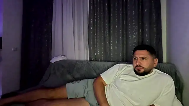 Gold Alpha Boy online show from 09.27.25