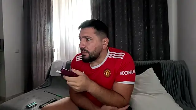 Gold Alpha Boy online show from 09.29.25