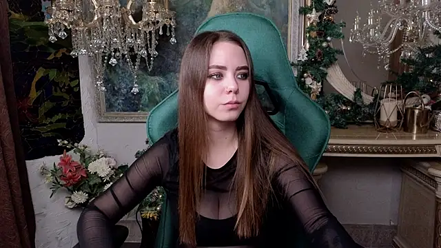 Snapshot of IvoryWood_ chatting on 12.04.25 IvoryWood online show from 12.04.25