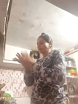 Snapshot of ISHANI-SINGH chatting on 12.22.25 ISHANI-SINGH online show from 12.22.25