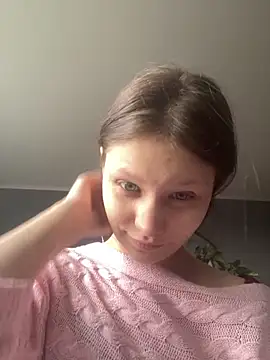 Snapshot of Lunliss chatting on 11.16.25 Lunliss online show from 11.16.25