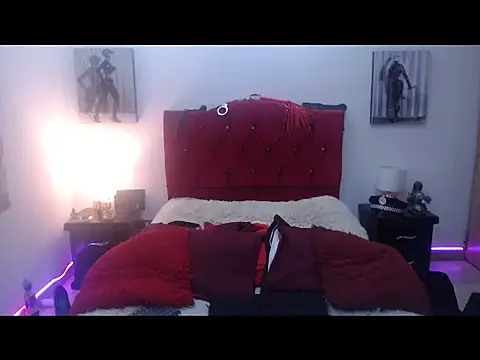 CharlotteBrooks online show from 04.21.26