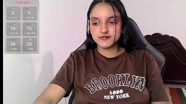 Snapshot of Ari_20_ chatting on 10.24.25 Ari 20 online show from 10.24.25