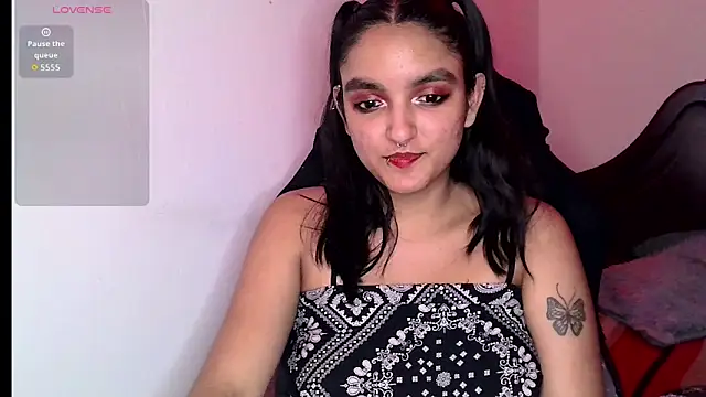 Snapshot of Ari_20_ chatting on 11.05.25 Ari 20 online show from 11.05.25