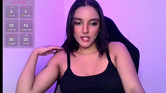 Snapshot of Ari_20_ chatting on 11.16.25 Ari 20 online show from 11.16.25