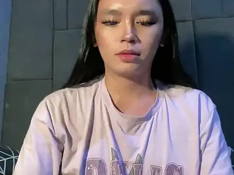 Snapshot of Claudia_Johnson chatting on 11.04.25 Claudia Johnson online show from 11.04.25