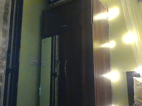 mickle james online show from 11.10.25