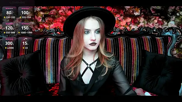 Snapshot of EllieMori chatting on 10.23.25 EllieMori online show from 10.23.25