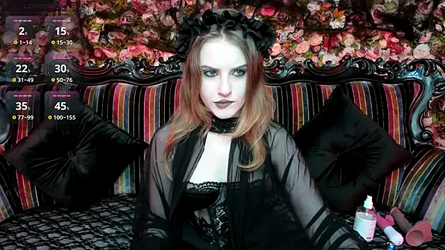 Snapshot of EllieMori chatting on 10.25.25 EllieMori online show from 10.25.25