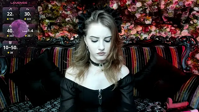 Snapshot of EllieMori chatting on 11.14.25 EllieMori online show from 11.14.25