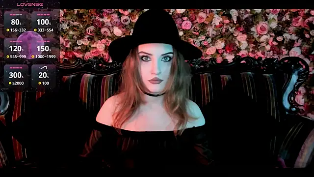 Snapshot of EllieMori chatting on 11.23.25 EllieMori online show from 11.23.25