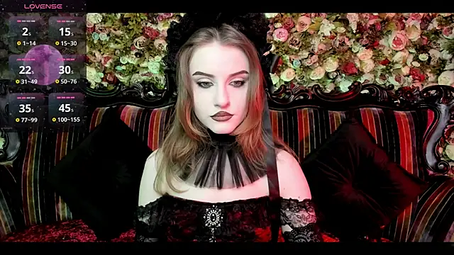 Snapshot of EllieMori chatting on 11.27.25 EllieMori online show from 11.27.25