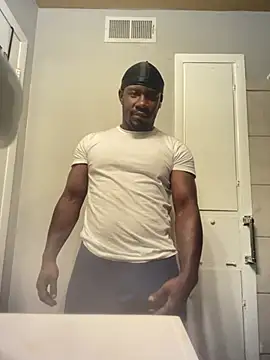 Snapshot of Moneyman5ive chatting on 06.29.26 Moneyman5ive online show from 06.29.26