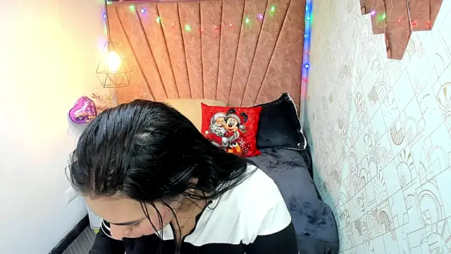 Lia Blake  online show from 12.15.25