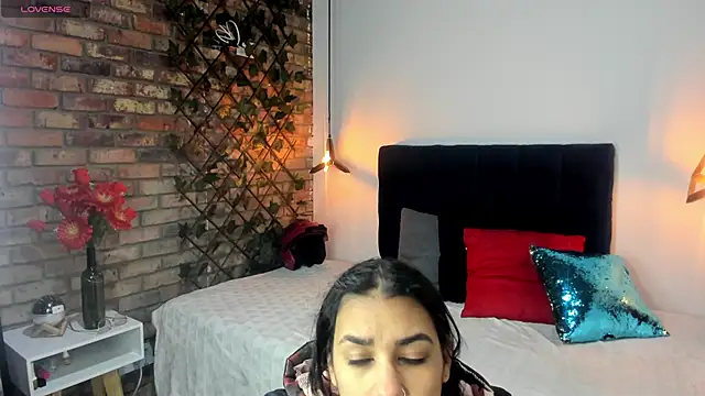 Lia Blake  online show from 02.16.26