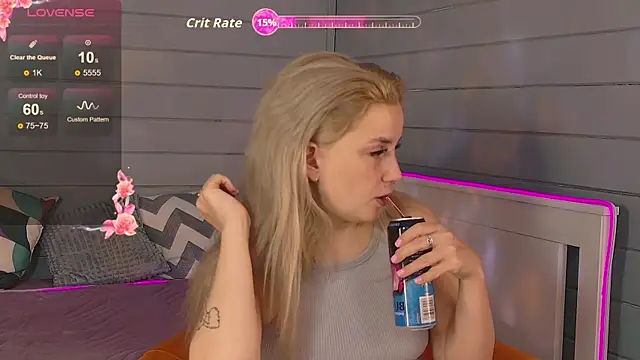 Snapshot of Crystal_Jull chatting on 09.14.25 Crystal Jull online show from 09.14.25