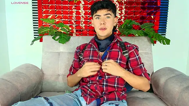 CamiiGuzmanX online show from 02.12.26