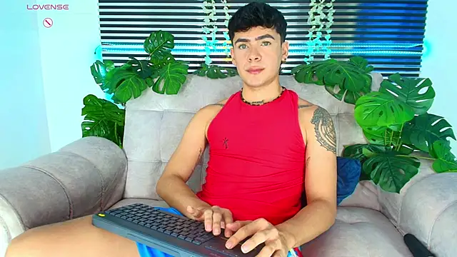 CamiiGuzmanX online show from 03.14.26