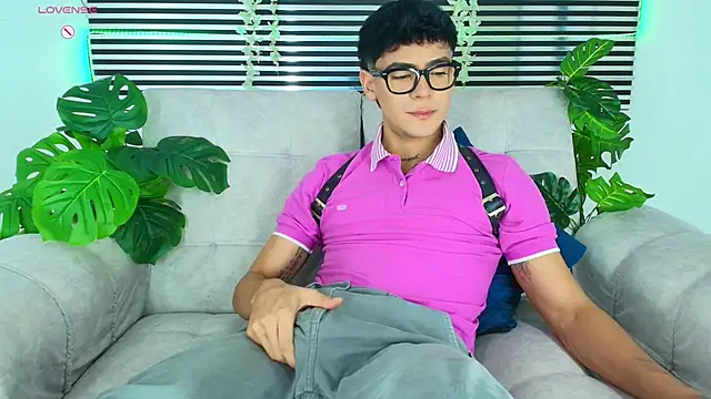 CamiiGuzmanX online show from 04.25.26