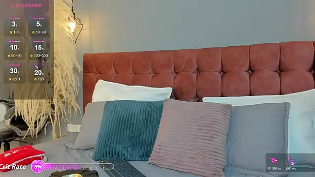 Snapshot of Tania_77_ chatting on 11.17.25 Tania 77 online show from 11.17.25