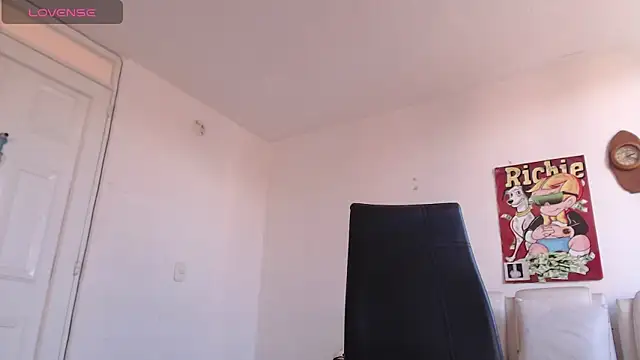 Thomasjons  online show from 04.25.26