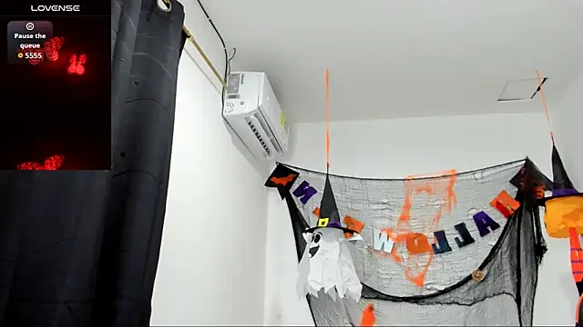 Snapshot of kenshi_roa chatting on 10.24.25 kenshi roa online show from 10.24.25