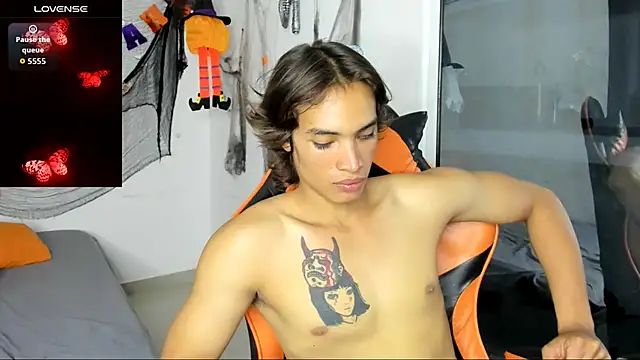 Snapshot of kenshi_roa chatting on 10.25.25 kenshi roa online show from 10.25.25