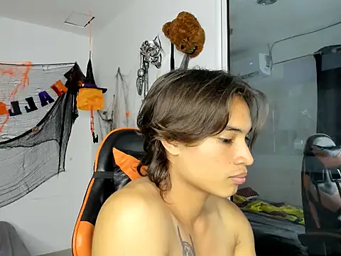 Snapshot of kenshi_roa chatting on 10.30.25 kenshi roa online show from 10.30.25