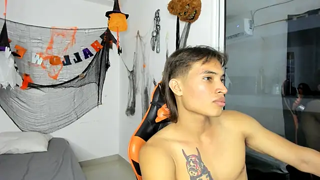 Snapshot of kenshi_roa chatting on 11.08.25 kenshi roa online show from 11.08.25