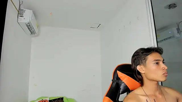 Snapshot of kenshi_roa chatting on 11.25.25 kenshi roa online show from 11.25.25