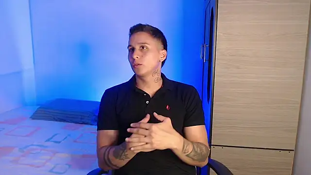 Snapshot of valentinosex1 chatting on 09.16.25 valentinosex1 online show from 09.16.25