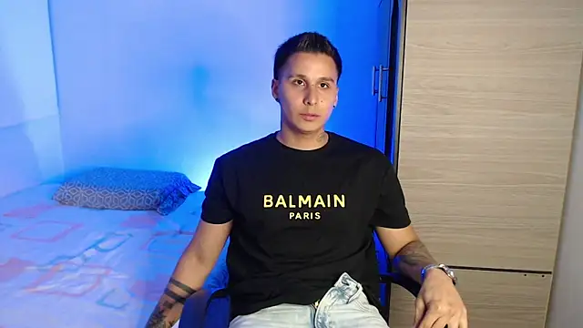 valentinosex1 online show from 12.18.25